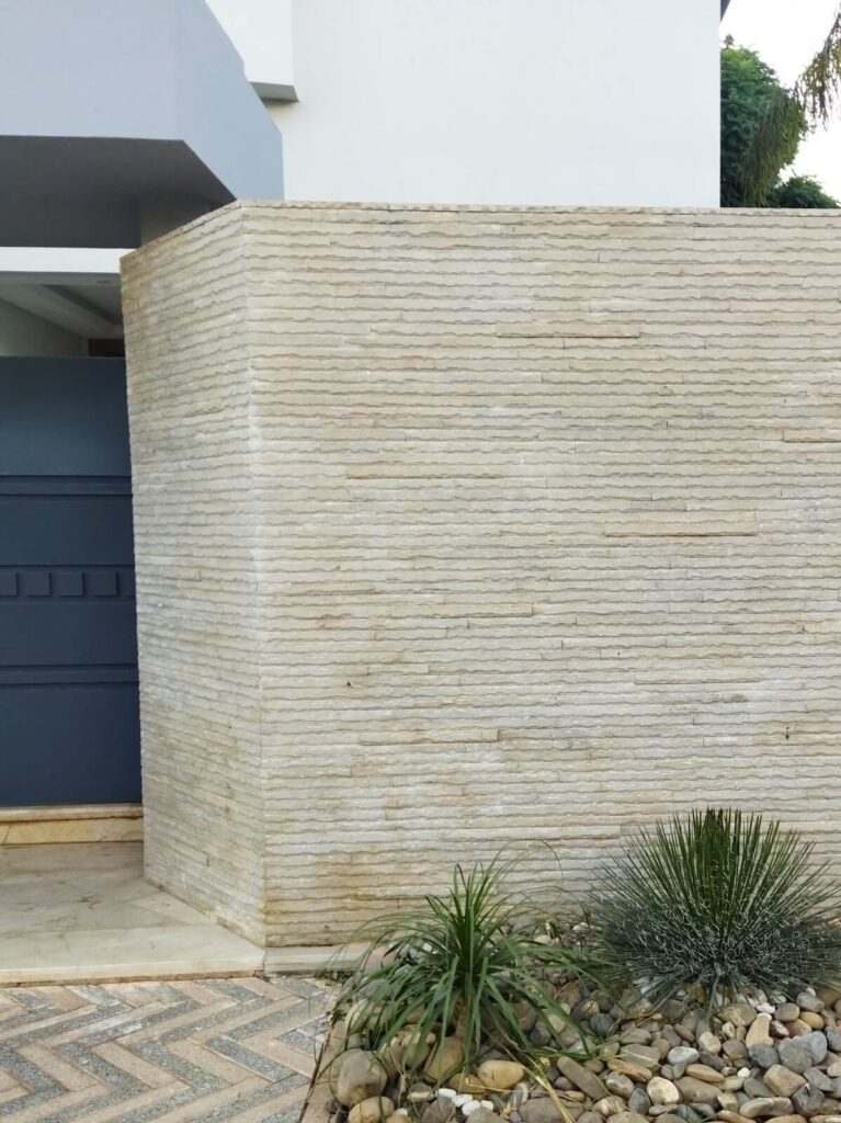 Seahaze Sand Limestone small chipped wall veneer