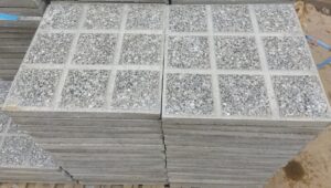 Grey Terrazzo 4x4 look