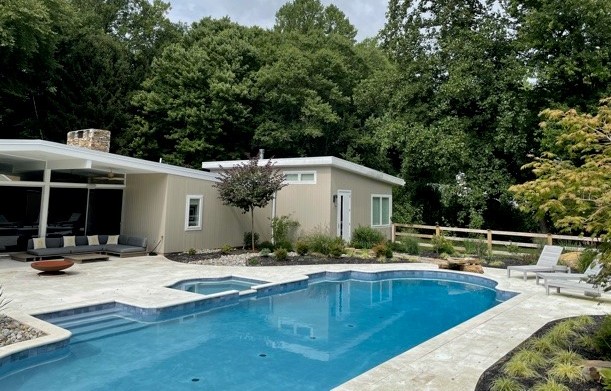 Buecto Limestone a creamy light to beige limestone with some fossils and movement.